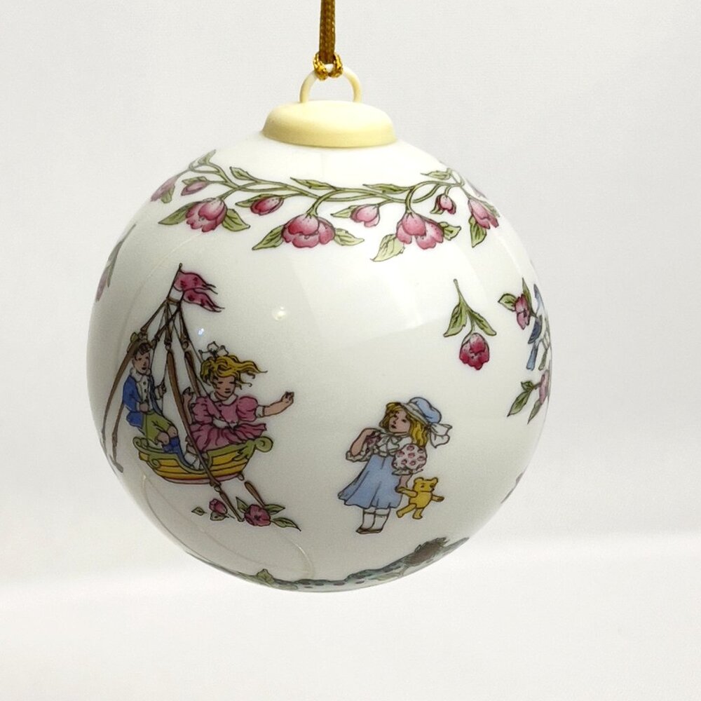 1989 Hutschenreuther Germany Porcelain Ornament Golden Lion Crest, Floral